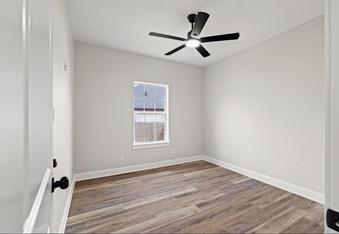 524 Burk St - Photo 5 of 19