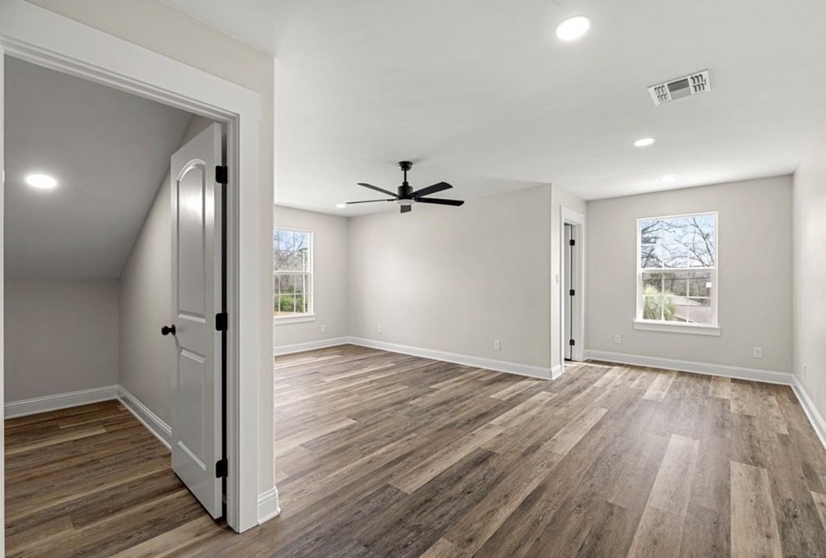 524 Burk St - Photo 6 of 19