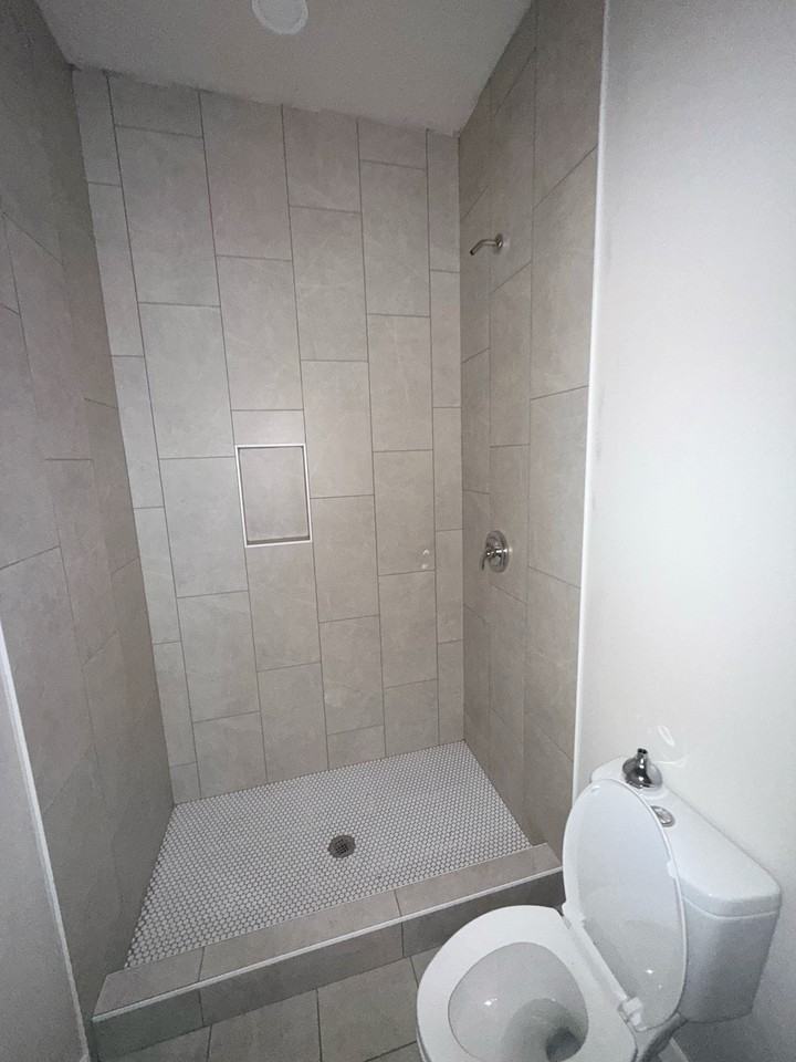 1139 E Moman Ave - Photo 6 of 11