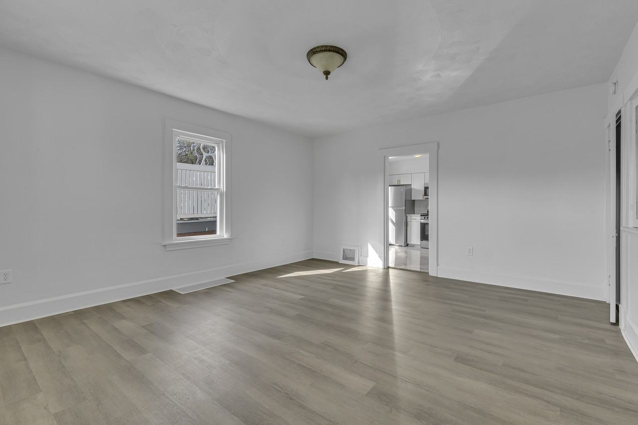 81 Beaver St - Photo 3 of 16