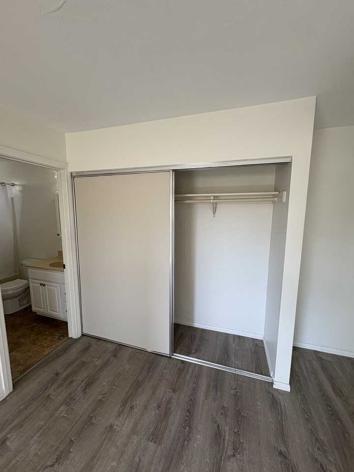 515 Ivy Ln #6 - Photo 5 of 14