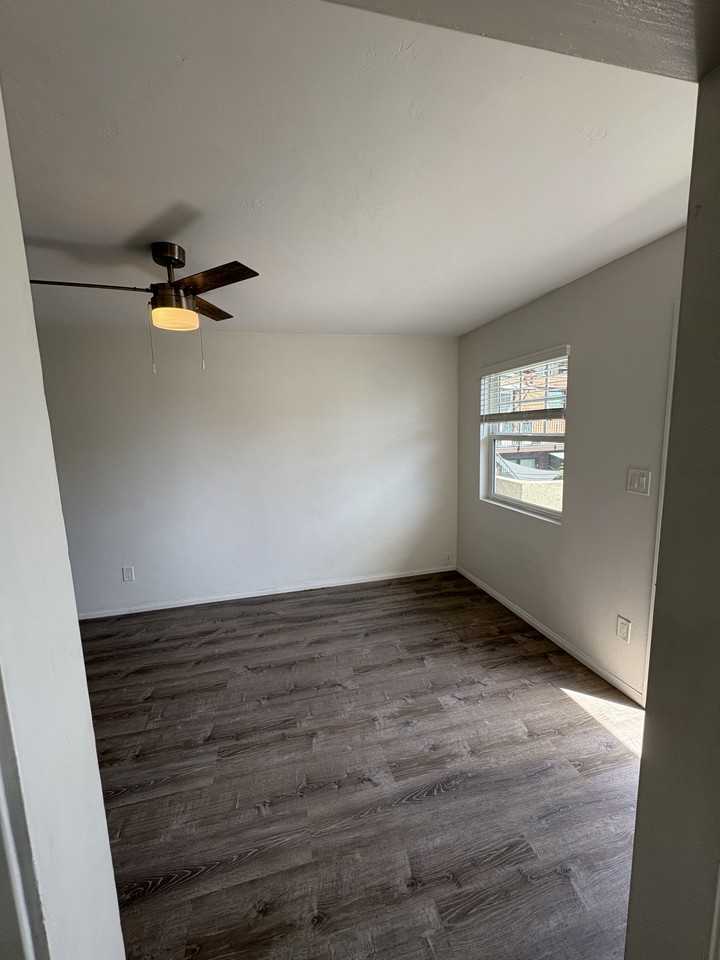 515 Ivy Ln #6 - Photo 6 of 14