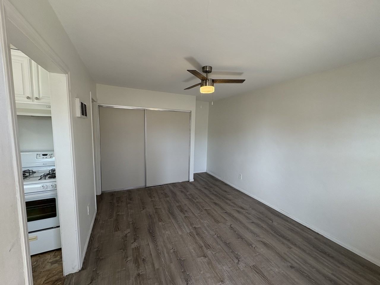 515 Ivy Ln #6 - Photo 7 of 14