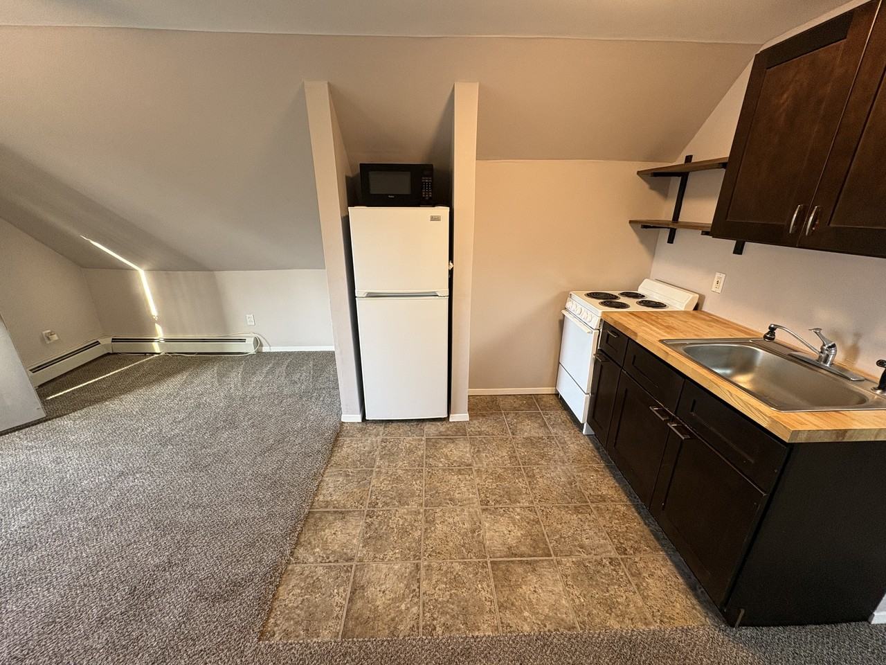 427 Raft Avenue - Photo 2 of 6