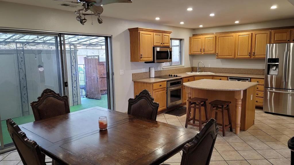 9209 E Nassau Ave - Photo 3 of 26