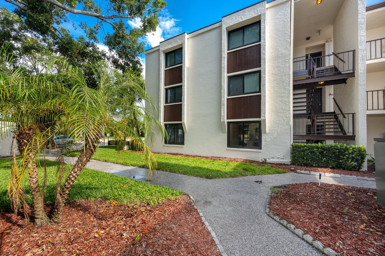 2207 Belleair Road #B4 - Photo 2 of 37