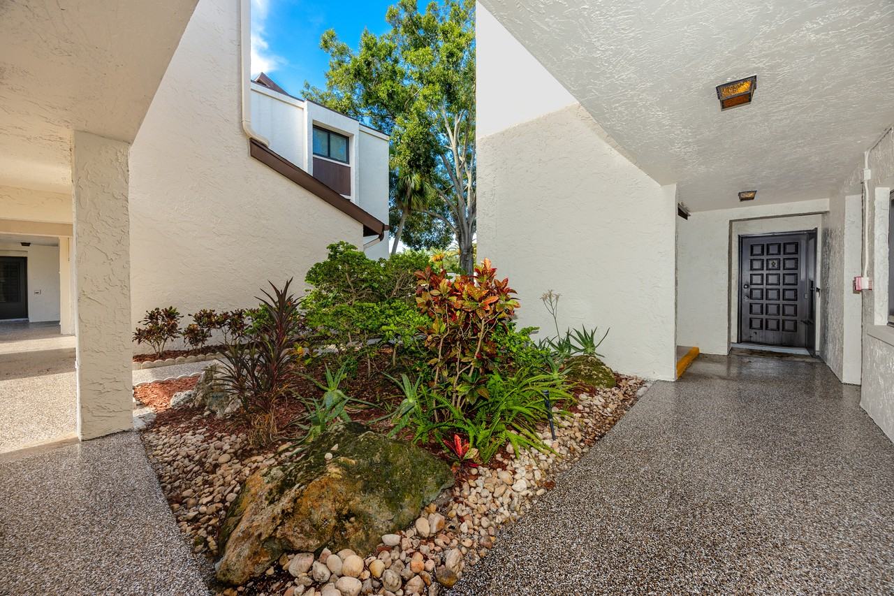 2207 Belleair Road #B4 - Photo 3 of 37