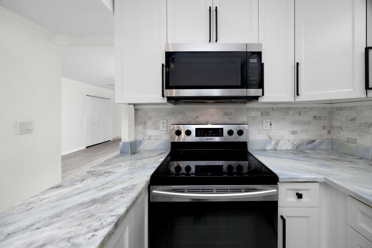 2207 Belleair Road #B4 - Photo 6 of 37