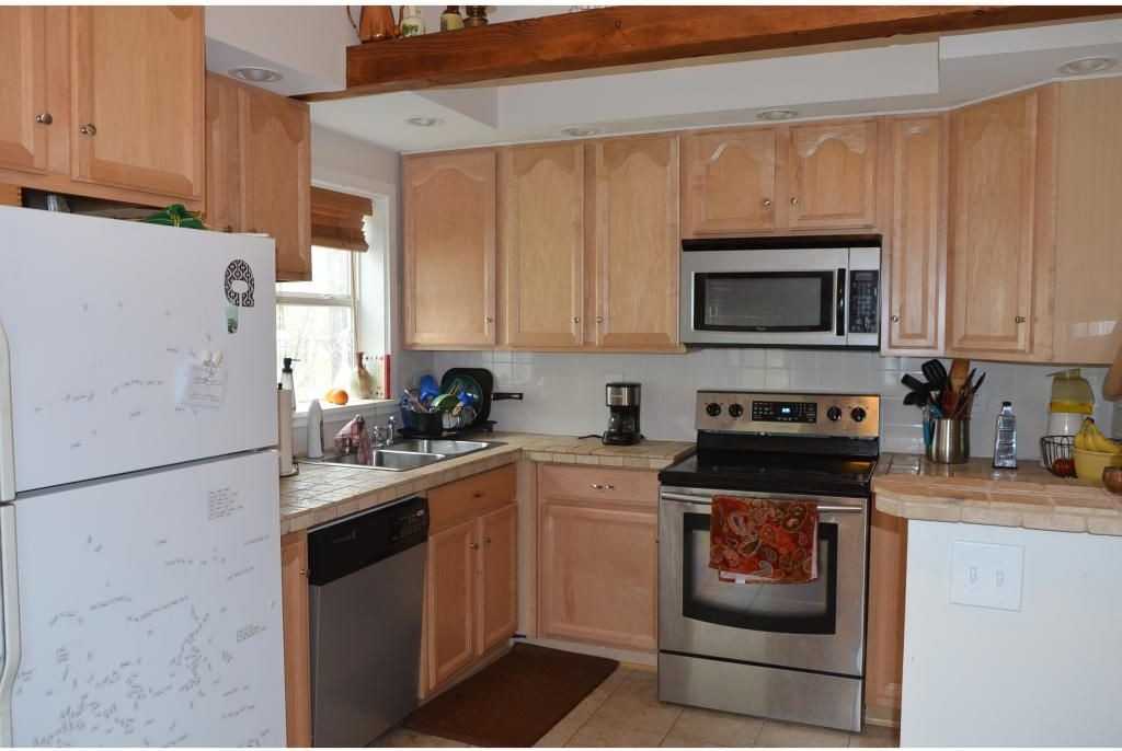 58 Beech St - Photo 5 of 29