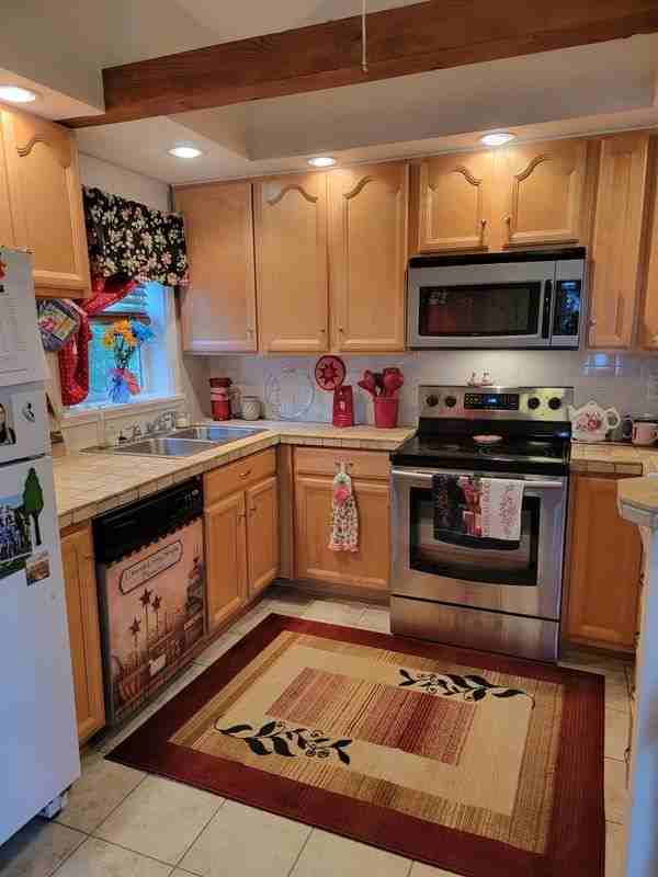 58 Beech St - Photo 6 of 29