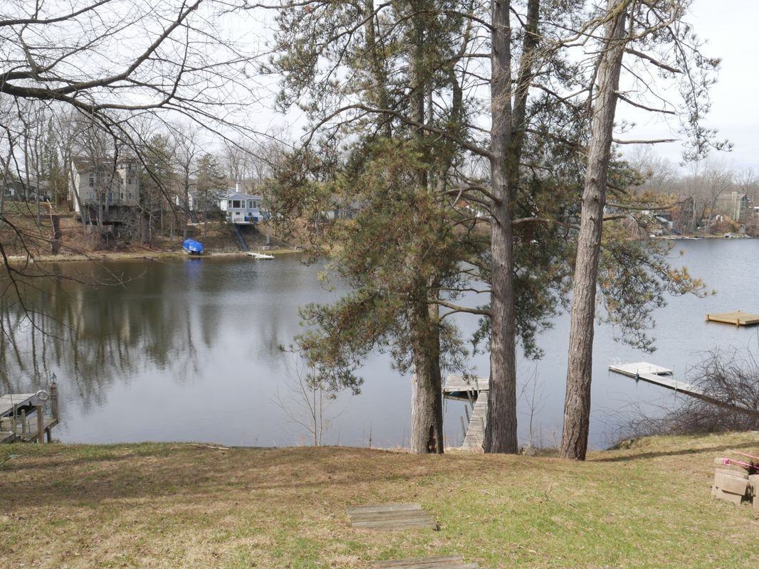 913 Pearson Dr - Photo 2 of 13