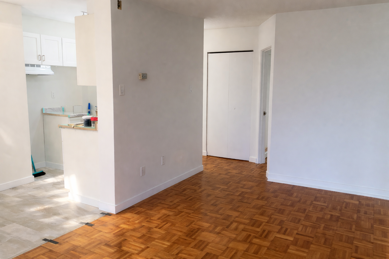 2020 Comox Street - Photo 4 of 10