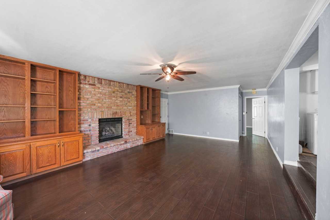 4146 South 1300 East - Photo 4 of 22