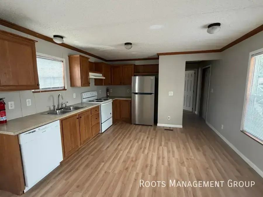 407 Carriage Lane Est #407 - Photo 2 of 11