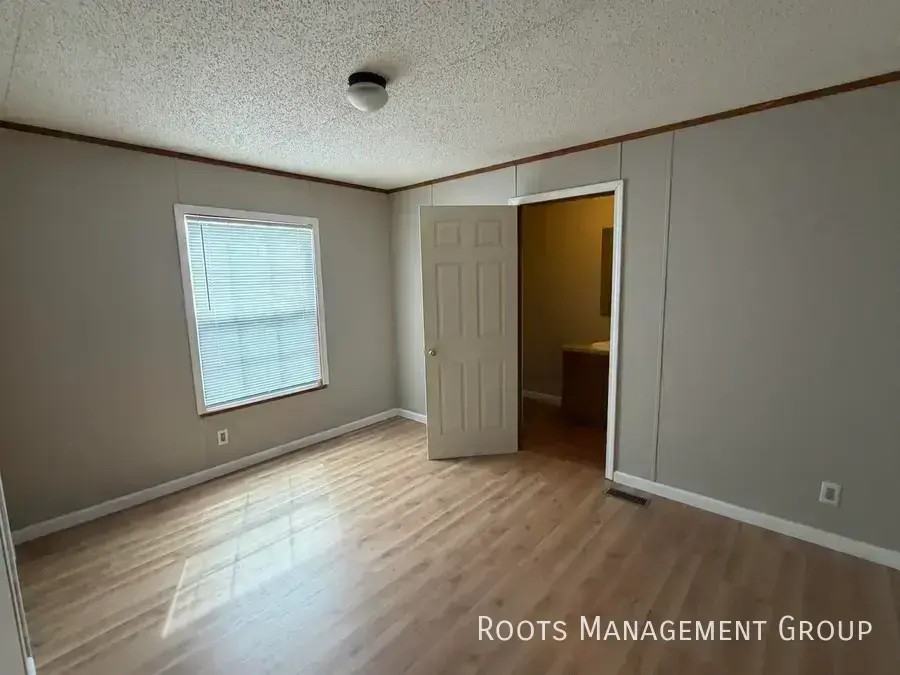 407 Carriage Lane Est #407 - Photo 3 of 11