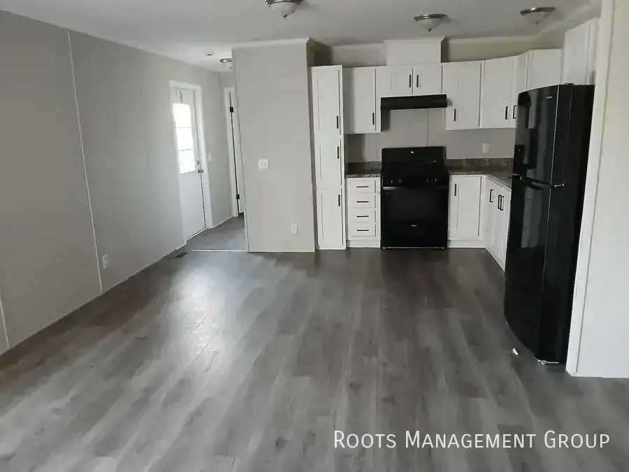 602 Carriage Lane Est #602 - Photo 3 of 10