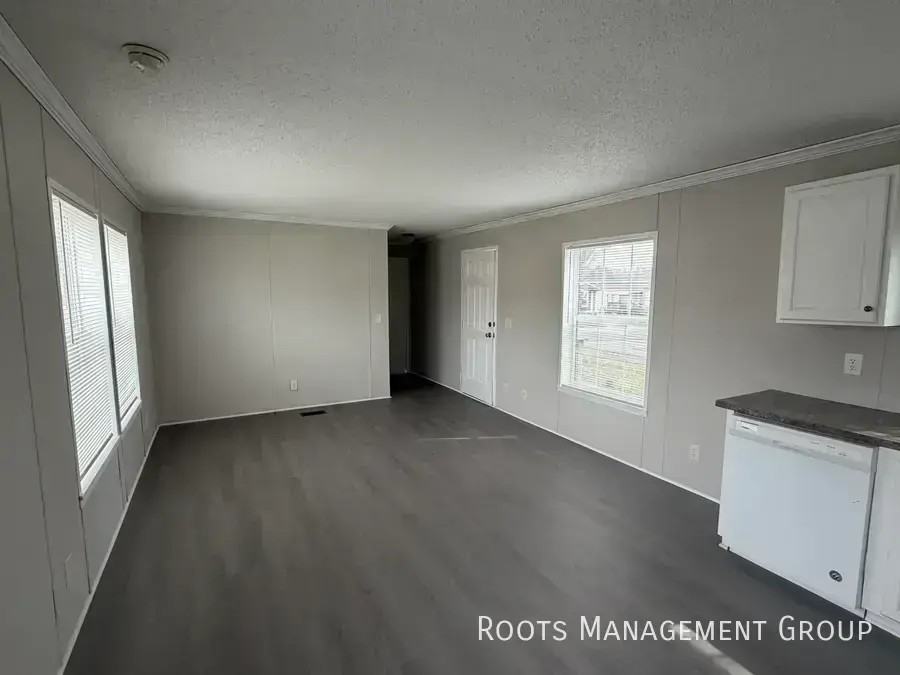 415 Carriage Lane Est #415 - Photo 2 of 12