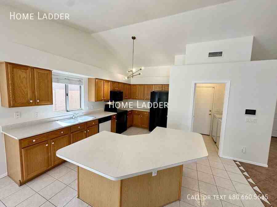 654 W Country Estates Ave - Photo 3 of 22