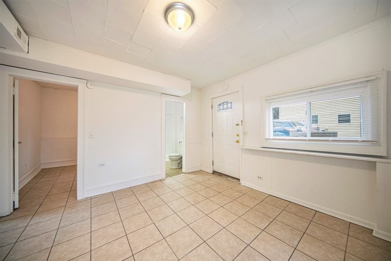 401 Pauline Blvd - Photo 2 of 12