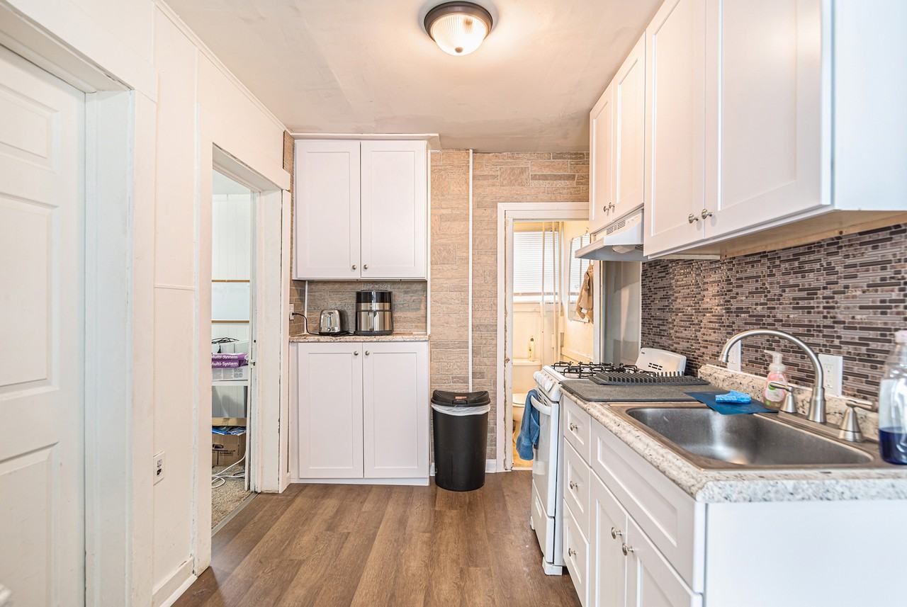 428 S Division St #2 - Photo 7 of 8