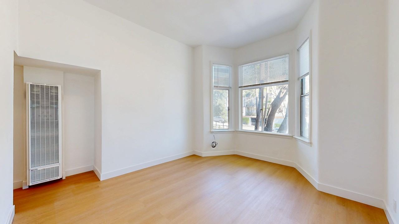 1715 Webster St #206