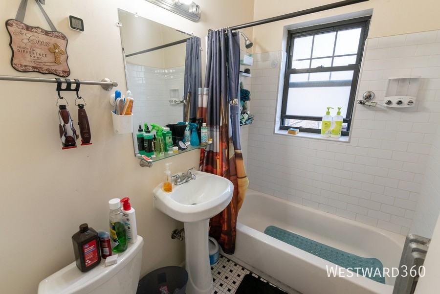 1618 W Farwell Ave #1B - Photo 7 of 8