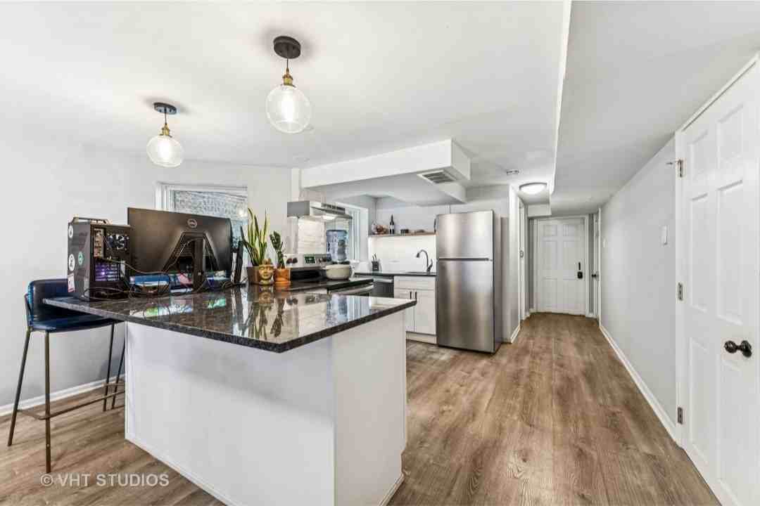 2306 N Lawndale Ave - Photo 3 of 15