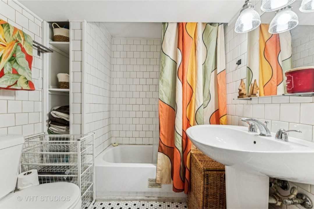 2306 N Lawndale Ave - Photo 4 of 15