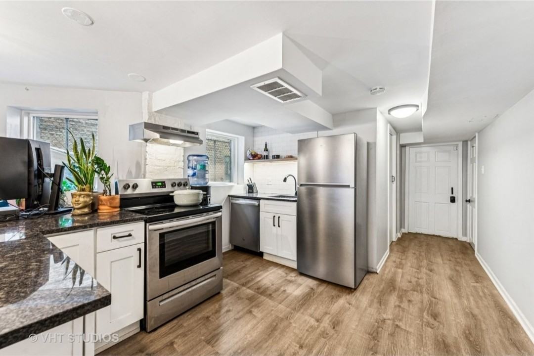 2306 N Lawndale Ave - Photo 6 of 15