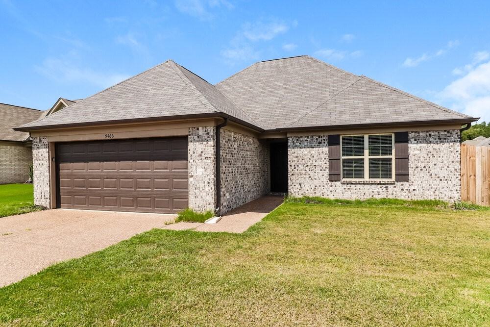 9466 Darren Cir S - Photo 3 of 16