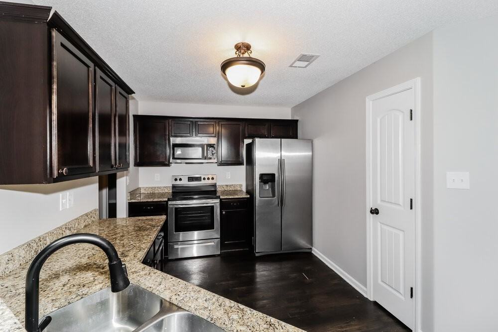 9466 Darren Cir S - Photo 7 of 16