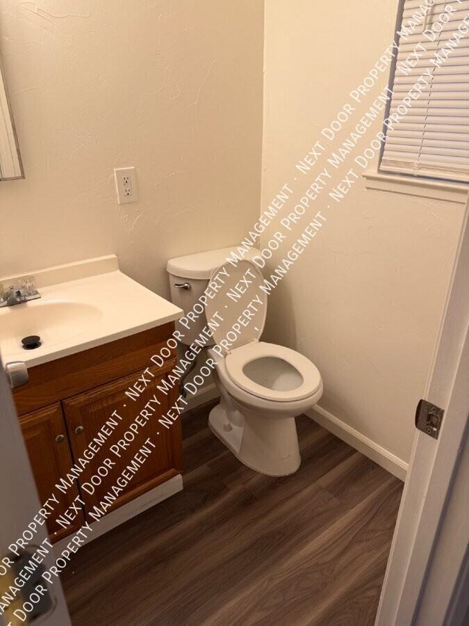 1100 Evelyn Ln #B - Photo 6 of 12