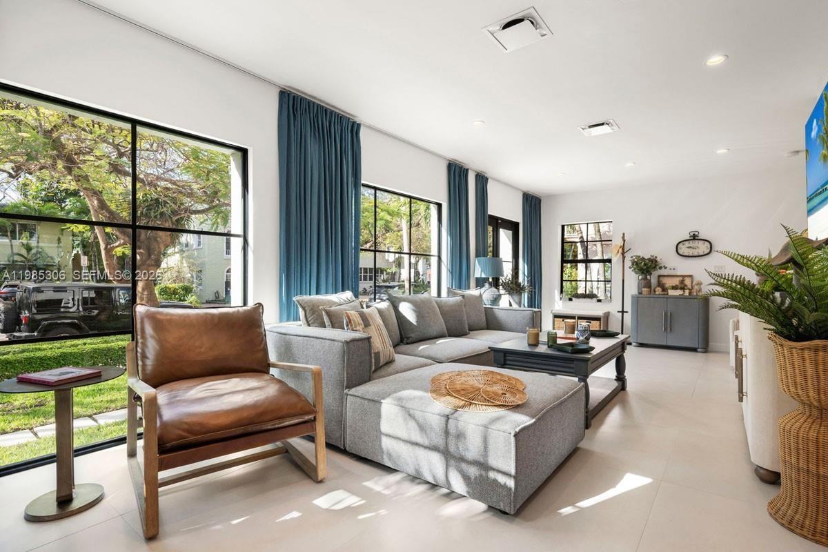 NE 1st Ave & NE 43rd St - Photo 6 of 49