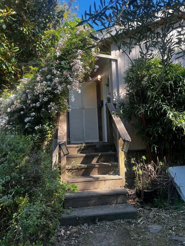 1639 Furlong Rd - Photo 3 of 17