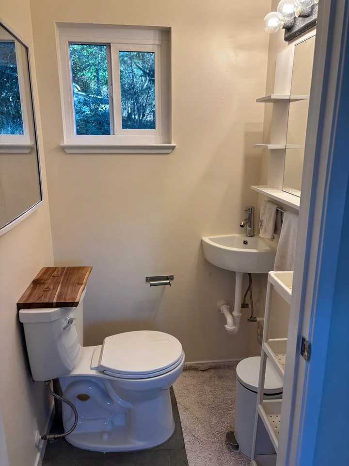 1639 Furlong Rd - Photo 7 of 17