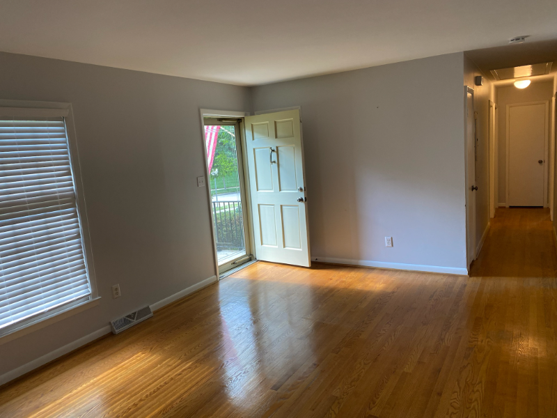 416 E Rowan St - Photo 5 of 18