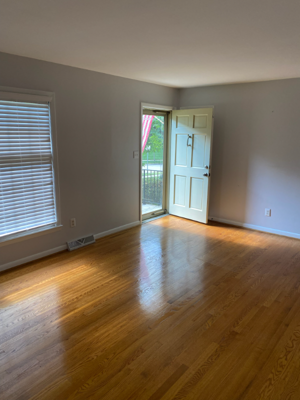 416 E Rowan St - Photo 6 of 18