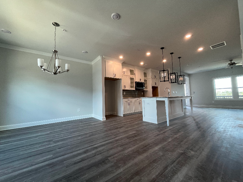 812 Mackay Crk - Photo 5 of 19