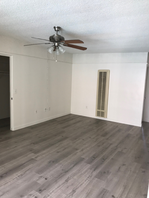 2185 E 21st St - Photo 6 of 8