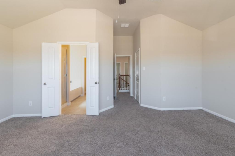 9501 Raeburn Ct - Photo 6 of 30