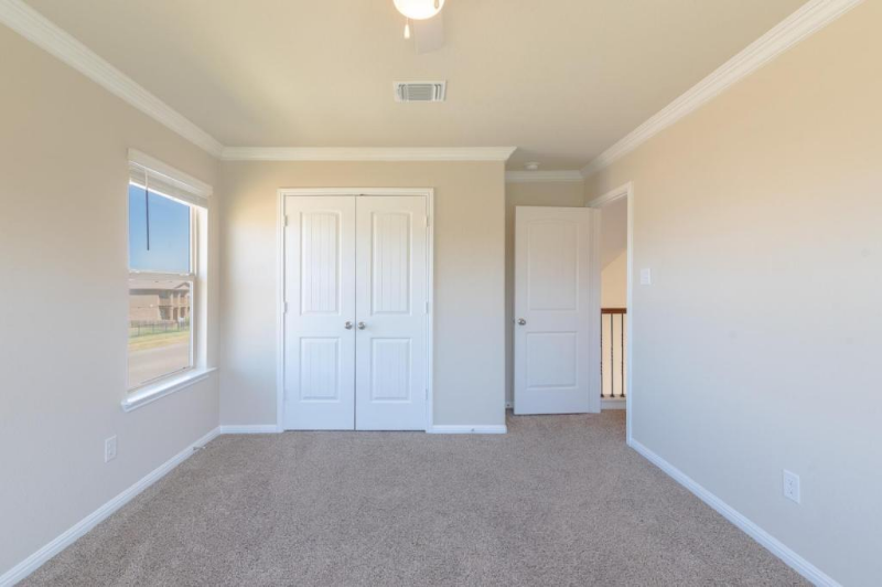 9501 Raeburn Ct - Photo 7 of 30