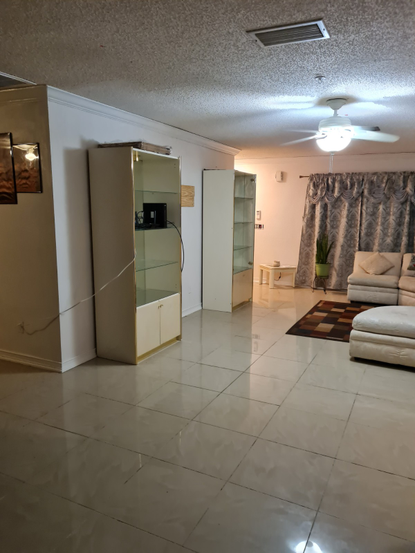 1127 Lodge Cir #1 - Photo 2 of 10