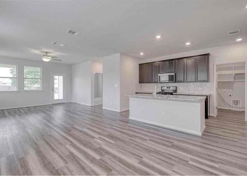 128 Tucana St - Photo 3 of 15