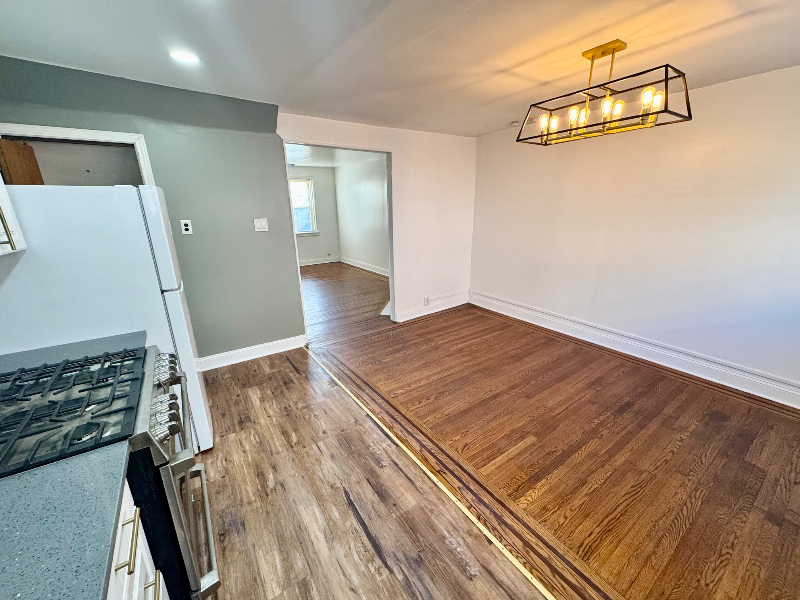 7111 Greenwood Ave - Photo 5 of 20