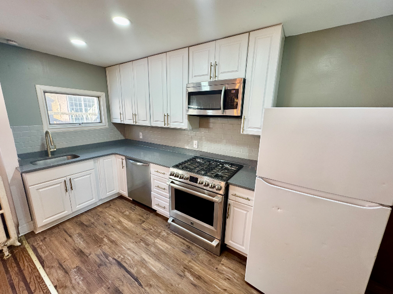 7111 Greenwood Ave - Photo 6 of 20