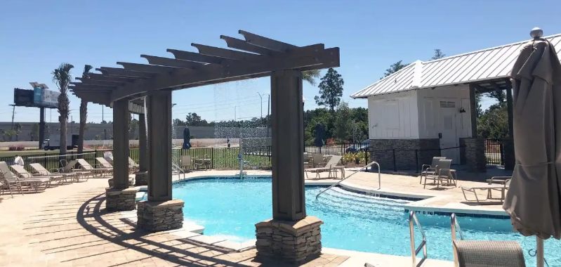 1867 Pointe Dr - Photo 2 of 15