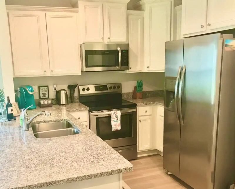 1867 Pointe Dr - Photo 5 of 15