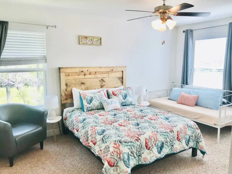 1867 Pointe Dr - Photo 6 of 15