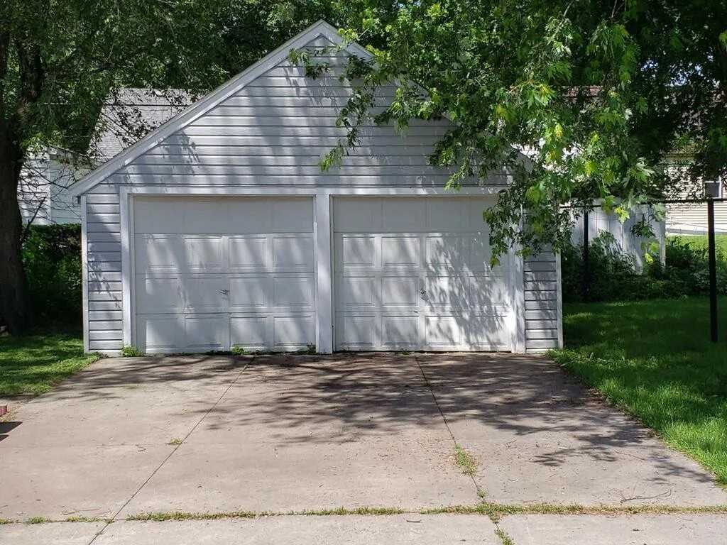 1213 10th Ave Nw #1 - Photo 2 of 10