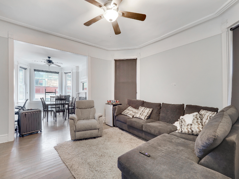 2652 N Halsted St #2F - Photo 3 of 10